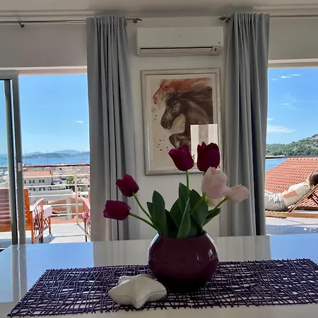 Apartamento White Tribalj