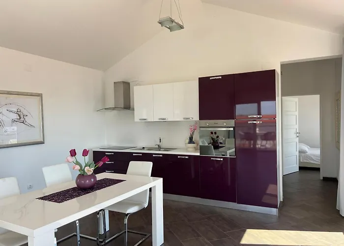 White Apartamento Tribalj