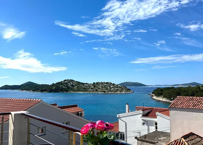 아파트 White Tribalj