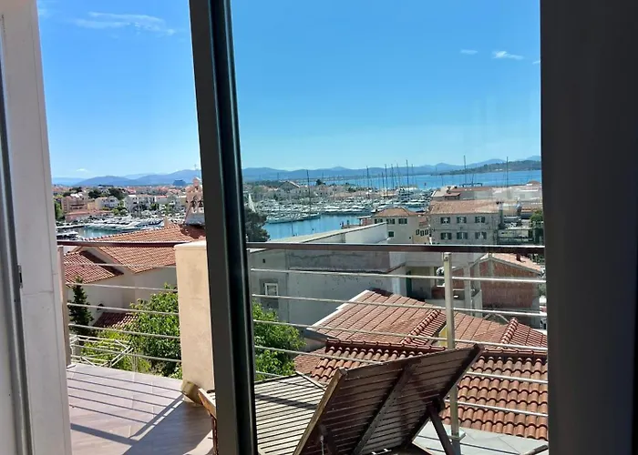 Apartamento White Tribalj