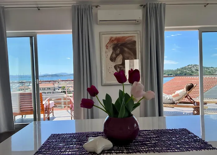 Apartamento White Tribalj